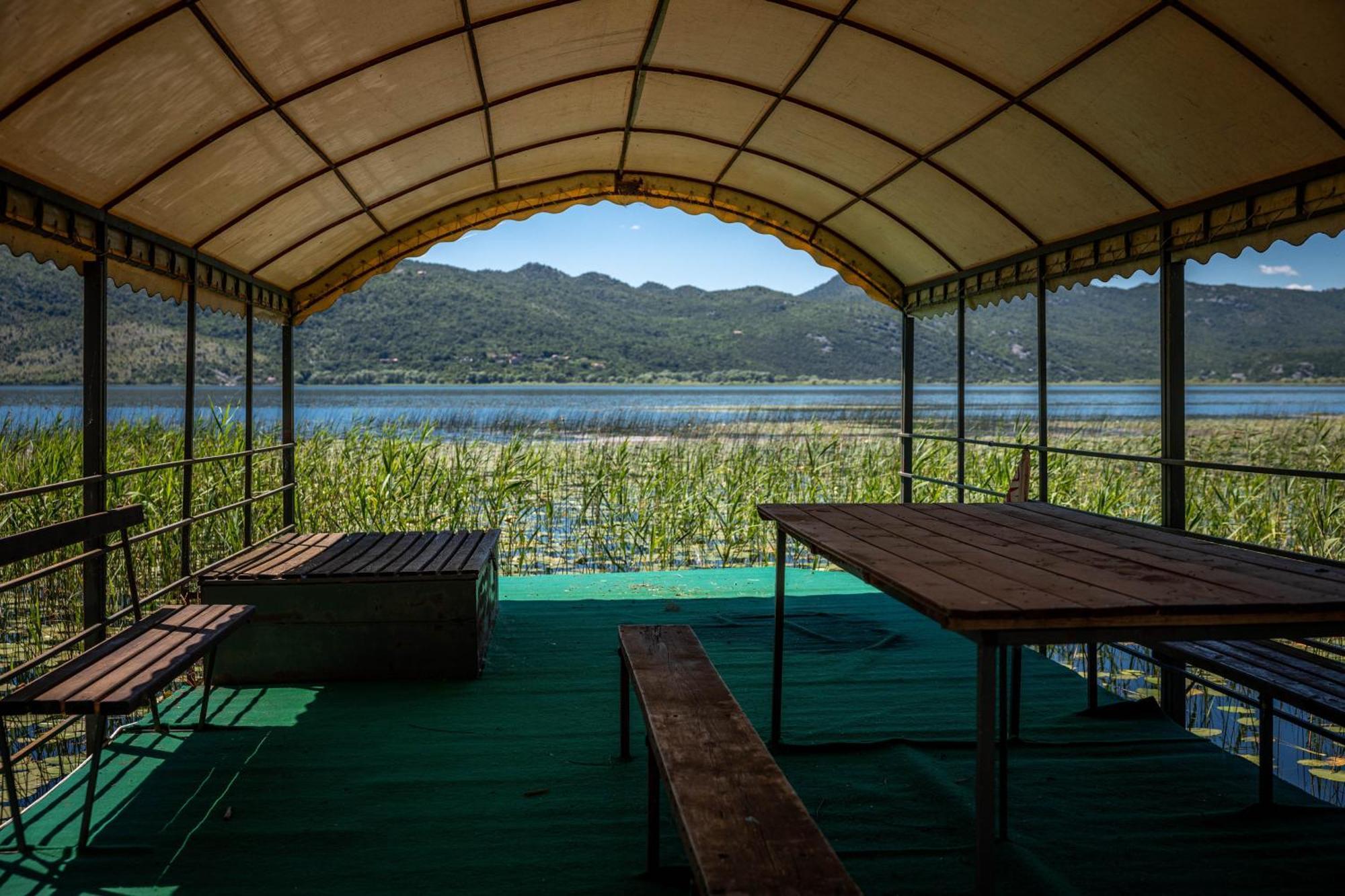 Boljesestre Lake Retreat Golubovci Buitenkant foto